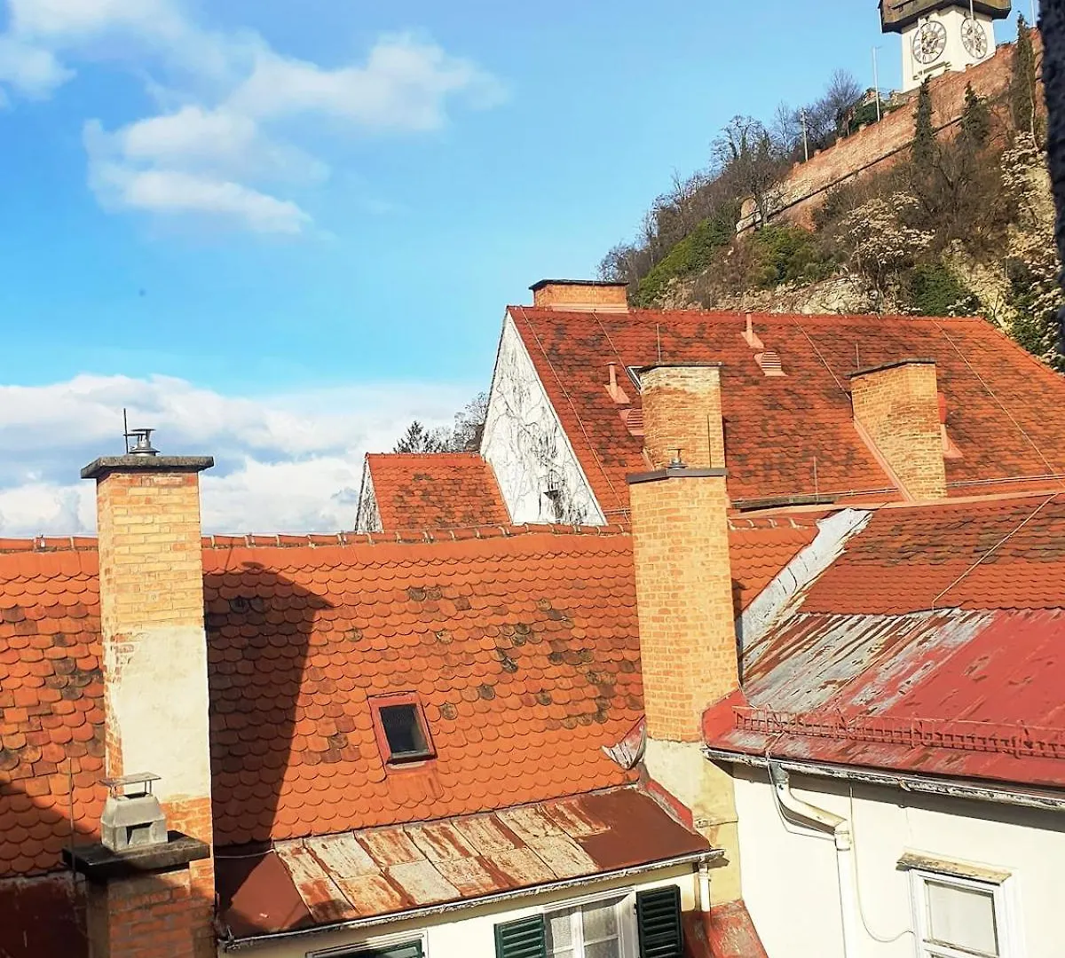 Altbau Wohnung Mitten In غراتس شقة