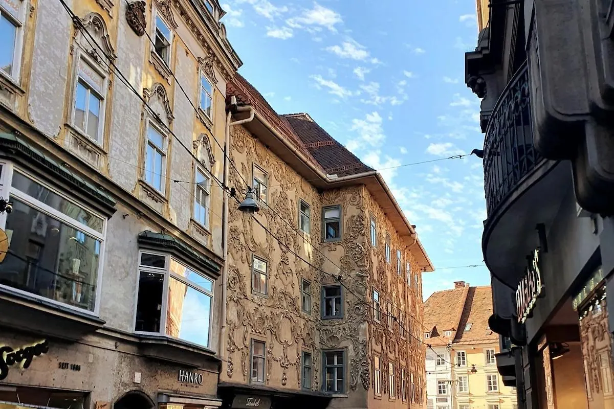 Altbau Wohnung Mitten In Graz 0*,  Austria